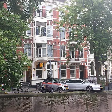 Hotell Titus Centre 2*