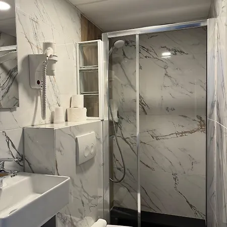 Titus Centre 2* אמסטרדם